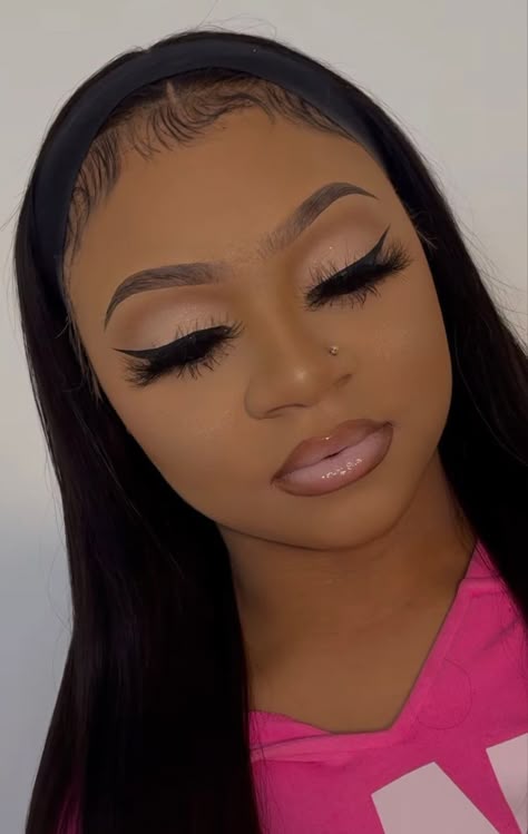 Glamour Makeup Black Women, Natural Glam Makeup Black Women, Birthday Makeup Looks, Gold Makeup Looks, Face Beat Makeup, Natural Glam Makeup, Glitter Makeup Looks, Beautiful Eyeshadow, Makeup Inspired