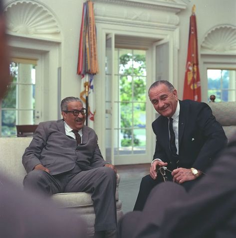 When Lyndon B. Johnson Chose the Middle Ground on Civil Rights—and Disappointed Everyone | History | Smithsonian Magazine Civil Rights Lawyer, Lyndon B Johnson, Thurgood Marshall, African American History Facts, History Timeline, History Humor, History Pictures, African American History, History Facts