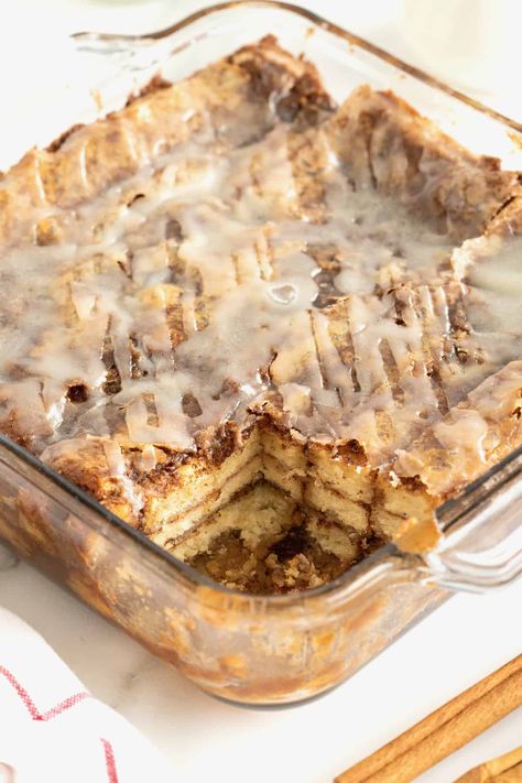 A square glass baking dish of cinnamon roll lasagna. The bottom right square piece is missing. Pancake Lasagna, Cinnamon Roll Lasagna, Breakfast Lasagna Recipe, Breakfast Lasagna, Breaking Fast, Mini Cinnamon Rolls, Rolls Homemade, Morning Meals, Breakfast Meat