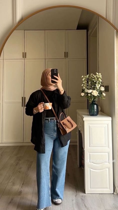 Hijab Outfit Jeans, Hijab Outfit Summer, Outfit Ideas Jeans, Stylish Outfits Casual, Hijab Fashion Summer, Estilo Hijab, Modest Casual Outfits, Muslim Outfits Casual, Muslim Fashion Hijab Outfits