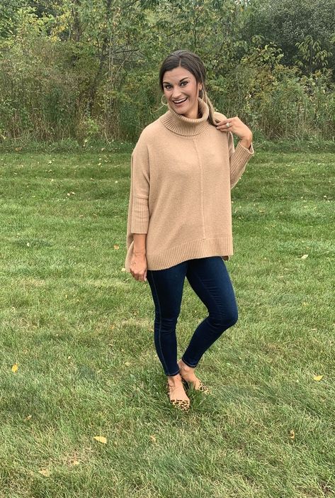 Tunic Sweater Outfits, Loft Outfits, Turtleneck Tunic Sweater, Easy Outfits, Turtleneck Poncho, Black Leggings Outfit, Turtleneck Tunic, Leopard Flats, Winter Work