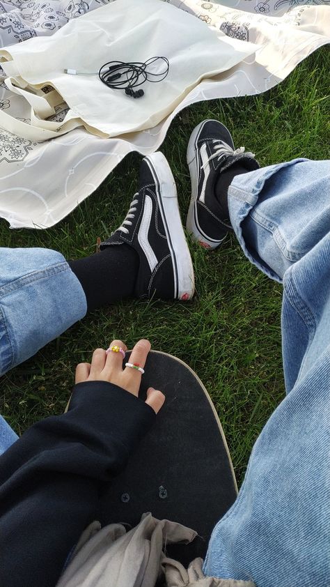 Skater Girl Aesthetic, Vans Aesthetic, Skateboarding Aesthetic, Skate Vibes, Skate Aesthetic, Skateboard Aesthetic, Skater Vibes, Skater Aesthetic, Skater Boy