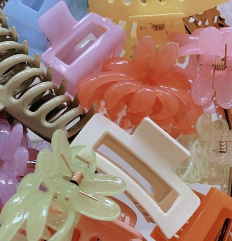 Lizzie Mcguire Aesthetic, Hair Clip Aesthetic, Clip Aesthetic, Hair Clips Aesthetic, Lizzie Mcguire Movie, Bid Day Themes, Lizzie Mcguire, Happy Vibes, Music Heals