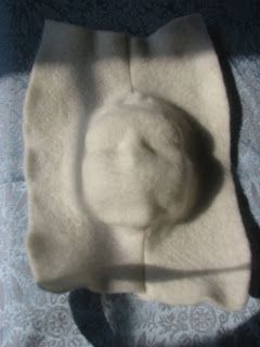 Mandaline Artful Living: How to Make a Pressed Felt doll face Felt Doll Tutorial, Soft Sculpted Doll, Sculpted Face, Felt Craft Projects, Doll Making Tutorials, Sculpted Doll, Homemade Dolls, Cloth Dolls Handmade, Face Mold