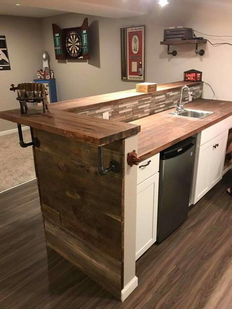 Small Bar Top Ideas, Home Bar Top Ideas, Home Bar Layout, Wooden Bar Ideas For Home, L Shaped Bar Basement, L Shaped Basement Bar Ideas, Bar Countertop Ideas, Diy Kitchen Bar, Homemade Bar Ideas