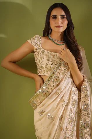 Saree Blouse Styles Short Sleeves, Short Sleeve Saree Jacket, Short Neck Blouse Design, Silk Saree Blouse Designs Short Sleeve, Lehenga Blouse Designs Square Neck, Short Sleeve Blouses For Saree, Back Square Neck Saree Blouse, Blouse Designs Latest Short Sleeves, Blouse Short Sleeves Design Latest