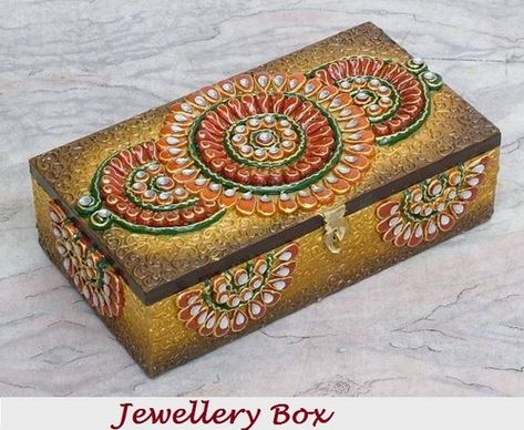 Find a great collection of jewellery boxes with an exclusive range of jewellery storage.Jewellery Box is a secured place to hold your jewellery or apparel. Visit the website today. Wooden Box Lippan Art, Jwellary Box Craft, Lippan Rangoli, Jewellery Box Diy, Jewellery Box Design, Beer Bottle Art, 3d Murals, Thali Decoration Ideas, Clay Box