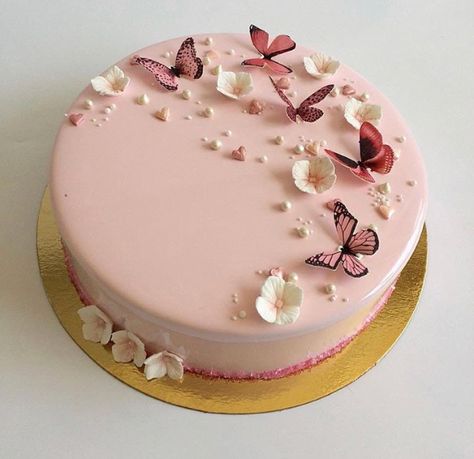 Bolo Gökkuşaği Pasta, Tårta Design, Butterfly Birthday Cakes, Butterfly Cake, Elegant Birthday Cakes, Simple Cake Designs, Cake Decorating Frosting, Creative Birthday Cakes, Beautiful Birthday Cakes