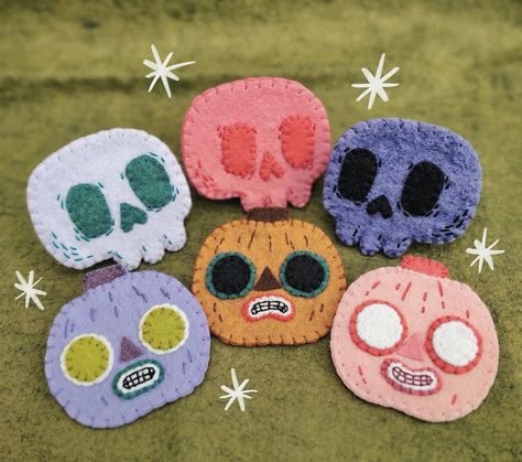 Halloween Facts, Pola Sulam, Diy Couture, Craft Time, Felt Art, Cute Crafts, Felting Projects, Felt Crafts, Embroidery Art