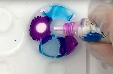 Alcohol Ink In Resin, Resin Jewelry Tutorial, Diy Resin Earrings, Earring Video, How To Make Resin, Resin Pour, Clear Epoxy Resin, Clear Epoxy, Resin Tutorial