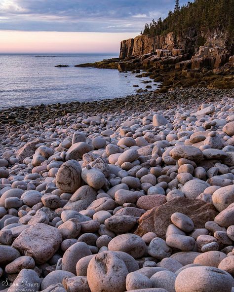 Pebble beach Pebble Beach Aesthetic, Stone Beach Aesthetic, Pebble Aesthetic, Pebbles Aesthetic, Glass Pebble Beach, Ocean Witch, Ocean Life Photography, Bass Harbor Lighthouse, Landscape Wallpapers