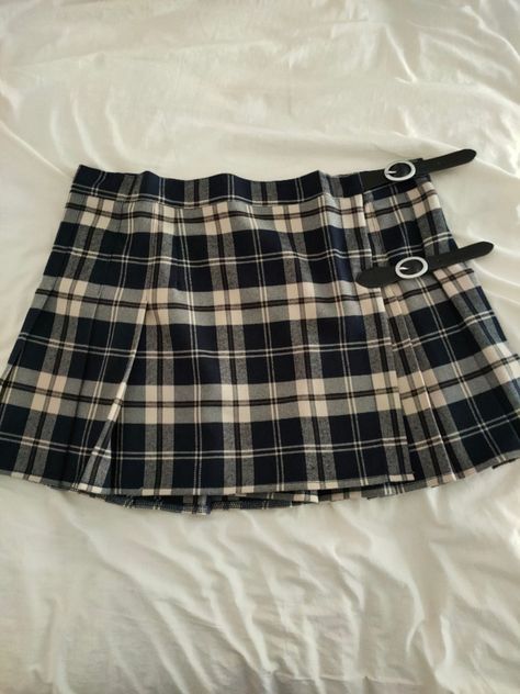 Brandy Melville Dana Plaid Skirt Dana Skirt Brandy Melville, Brandy Melville Dana Buckle Skirt, Brandy Plaid Skirt, Brandy Melville Black Skirt, Brandy Buckle Skirt, Brandy Melville Png Clothes, Brandy Melville Png, Enhypen Vampire, Brandy Melville Plaid Skirt