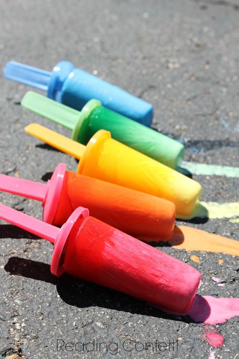 this is a creative project for the toddler and their parent. Instead of using regular chalk, the parents and the toddler can make chalk that look like icicles and have fun with them at the same time. Ice Chalk, Storytime Ideas, Summer Activities For Kids, Summer Diy, Craft Activities For Kids, Summer Crafts, Business For Kids, Baby Ideas, Summer Kids