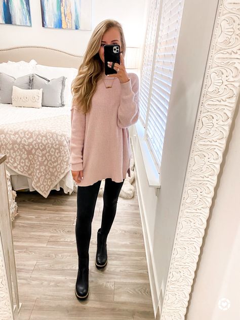 Target Chelsea Boots Outfit, Maternity Outfits Winter, Winter Comfy Outfits, Winter Outfits Style, Aerie Sweater, Chelsea Boots Outfit, Winter Maternity Outfits, Boots Leggings, Neutral Wardrobe