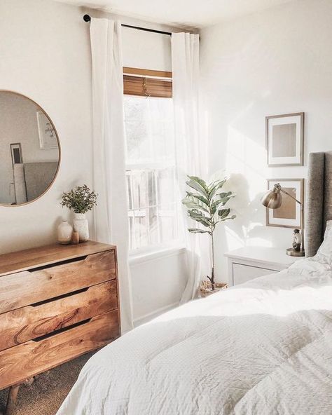 Bedroom Decor White, Wood Bedroom Decor, Simple Apartment, One Room Apartment, Bohemian House, Casa Exterior, Baby Shower Decor, Wood Bedroom, Apartment Decorating