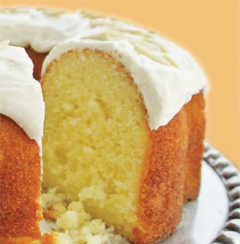 10" Bundt Cake 18-20 servings Almond Amaretto. This cake is one of our best sellers because is just THAT good! Perfectly balanced and moist just as the original flavor. Nothing Bundt Cakes Lemon Recipe, Anything Bundt Cakes Recipes, Lemon Nothing Bundt Cake, Copycat Nothing Bundt Cake Recipes, Nothing Bundt Cakes Recipe Copycat, Bake Squad, Coffee Cake Bundt, Cake Bundt, Dessert Oreo