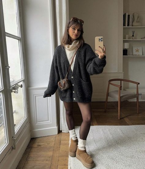 Cardigan Outfit Oversized, Oversized Cardigan Outfits, Oversize Cardigan Outfit, Ultra Aesthetic, Oversized Cardigan Outfit, Winter Mode Outfits, Cozy Fall Outfits, Cold Fits, Cardigan Oversized