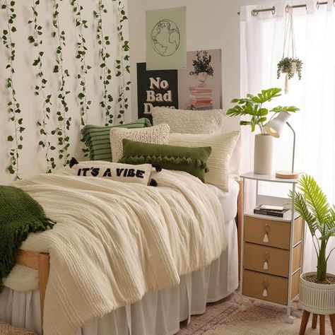 college dorm room ideas aesthetic boho boho chic aesthetic dorm room dorm inspo aesthetic boho dorm decor aesthetic boho Tan Dorm Room Aesthetic, Boho Dorm Ideas, Room Ideas Aesthetic Boho, Dorm Inspo Aesthetic, Fall Bedroom Decor Cozy, College Dorm Room Ideas Aesthetic, Dorm Room Ideas Aesthetic, Green Dorm Room, Dorm Decor Aesthetic