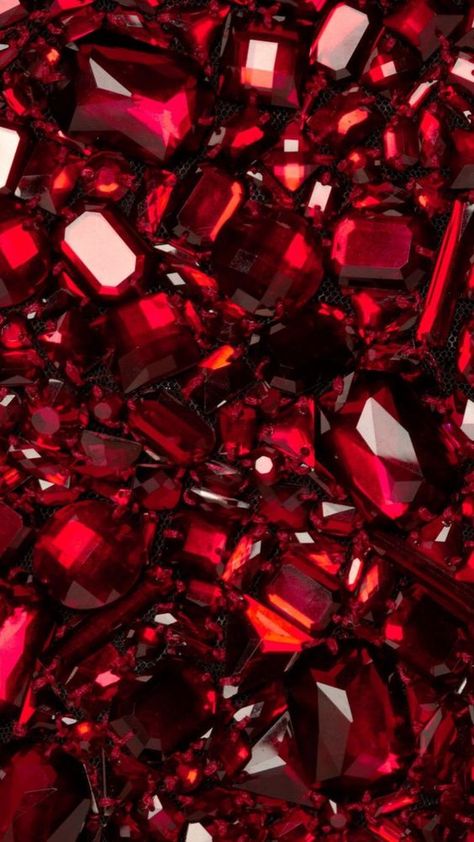 Garnet Crystal Aesthetic, Gold Background Iphone, 12 Pro Max Wallpaper, Red Wallpaper Iphone, Burgundy Aesthetic, Iphone Pics, Stone Wallpaper, Crystal Aesthetic, Color Wallpaper