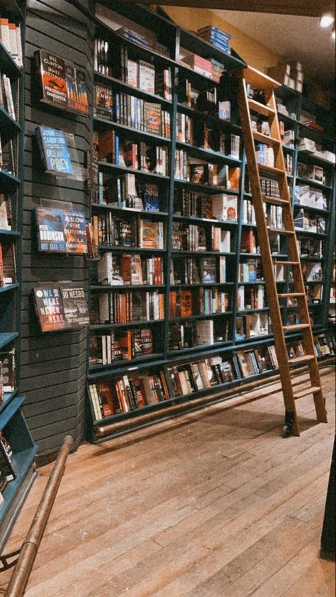 Small Book Shop Aesthetic, Small Book Shop Design, Small Book Cafe Ideas, Small Bookshop Aesthetic, Coffee Shop With Library, Book Store Cafe Aesthetic, Bookshop Cafe Design, Coffee Book Shop Design, Small Business Bookstore