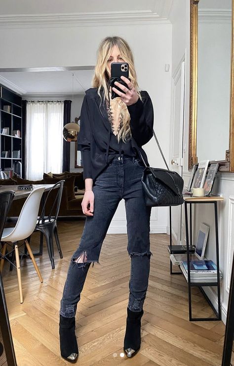 Chic Hipster Outfits, Boho Rocker Chic Style Winter, 35 Outfits Style, Bohemian Rocker Style, All Saints Outfit, All Black Alternative Outfit, Rocker Winter Outfits, Elevated Grunge Style, Christmas Grunge Outfit