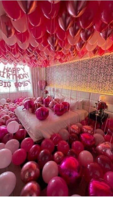 Balloon Decorations Hotel Room, 18th Birthday Bedroom Surprise, Pink Hotel Decorations, Birthday Decorations At Hotel, Pink Birthday Balloons Aesthetic, Pink Hotel Birthday Party Ideas, Luxury Birthday Decorations, Hotel Room Design Birthday, Decorated Rooms For Birthday