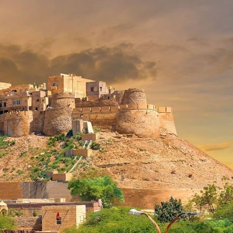 Rajasthani Arch, Jaisalmer Fort, Golden City, Ancient Warfare, Travel Asia, Jaisalmer, Architecture Painting, Aesthetic Stuff, Panoramic View