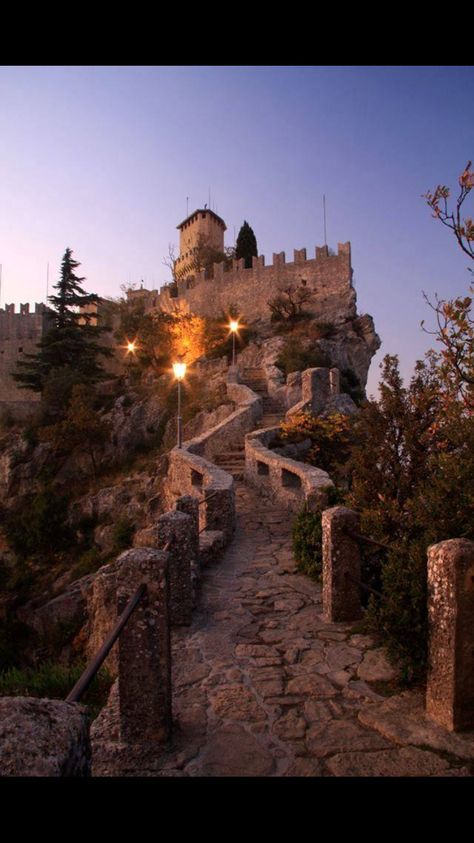 San Marino Italy, Spain Mallorca, Italy Aesthetic, Chateau France, A Castle, Incredible Places, Wonderful Places, Italy Travel, Beautiful World