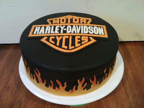 Harley Davidson Cake Harley Davidson Cake Ideas, Harley Birthday Cake, Pastel Harley Davidson, Harley Davidson Cakes For Men, Harley Davidson Birthday Cake, Moto Cake, Motorcycle Cakes, Harley Davidson Party, Bolo Motocross