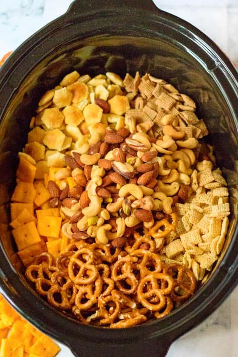 HOW TO MAKE CROCK POT CHEX MIX Chex Mix Recipes Crock Pot, Chex Mix Crock Pot, Savory Chex Mix Recipes, Homemade Chex Mix Recipe, Ranch Chex Mix, Chex Mix Recipes Original, Homemade Chex Mix, Chex Mix Recipe, Trail Mix Recipes