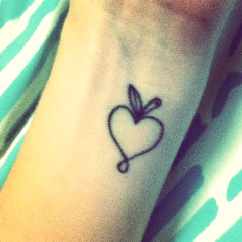 Apple tattoo:) I think I want it!! But where to put it.. Apple Tattoos, Teacher Tattoos, Apple Tattoo, Mother Son Tattoos, Tattooed Teacher, Tattoo For Son, Tattoos For Daughters, Trendy Tattoos, Small Tattoo