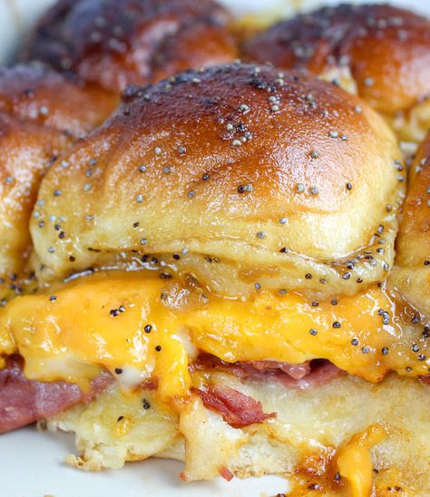 Recipe: Beef + Cheddar Party Sliders | The Food Hussy! Party Food Sliders, Sliders Ground Beef, Beef And Cheddar Sliders, Food Sliders, Arbys Beef And Cheddar, Roast Beef And Horseradish, Beef And Cheddar, Roast Beef And Cheddar, Party Sliders