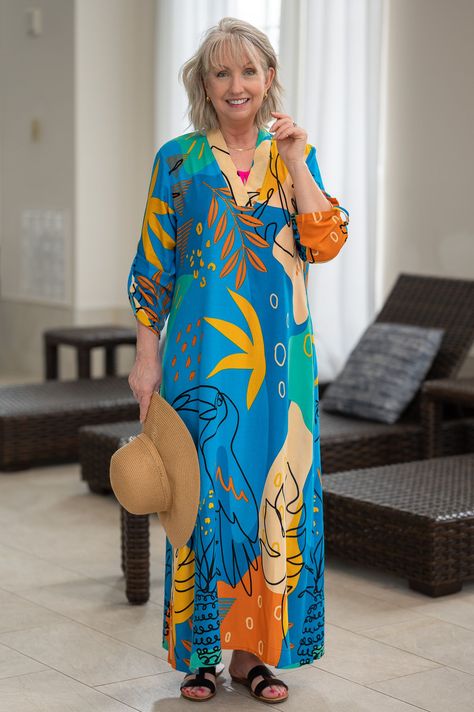 Resort Wear For Women Classy, Kaftan Styles For Ladies, Women Beach Outfits, Soft Dresses, Resort Wear For Women, Maxi Outfits, Chic Summer Outfits, Women Dresses Classy, Resort Dresses