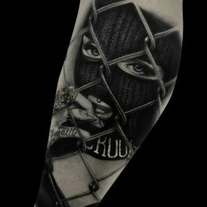 Tattoodo Realism Portrait, Gang Tattoos, Characters From Movies, Girl Neck Tattoos, Tier Tattoo, Girl Face Tattoo, Thug Girl, Gangsta Tattoos, Black Girls With Tattoos