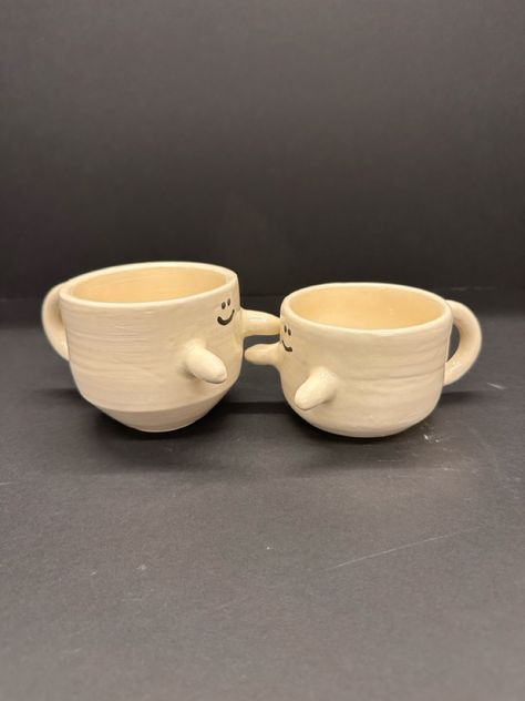 Das Ideas, Aesthetic Cups, Cute Pottery, Ideas Ceramica, Ceramica Ideas, Cups Ideas, Clay Cup, Sculpture Art Clay, Air Dry Clay Projects