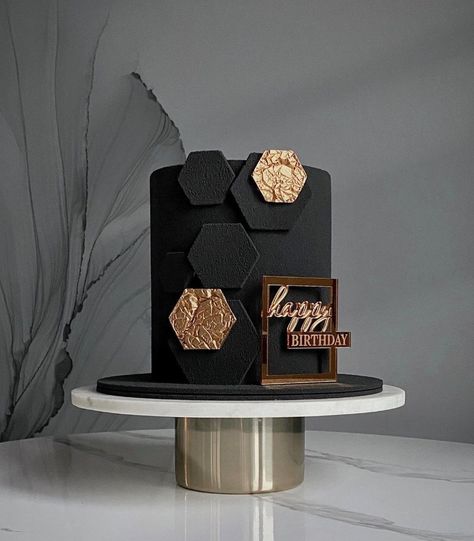 Elegant Cake For Men, Black And Gold Cake For Men Birthday, Male Cakes Birthday Men, Black Cake Design, Modern Birthday Cakes For Men, Male Cakes, Black And Gold Birthday Cake, Cake For Men, Black And Gold Birthday