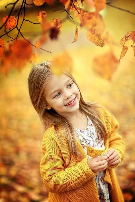 Fall Portraits, Fall Mini Sessions, Fall Family Pictures, Fall Family Photos, Childrens Photography, Fall Photoshoot, Fall Pictures, Fall Family, Kids Portraits