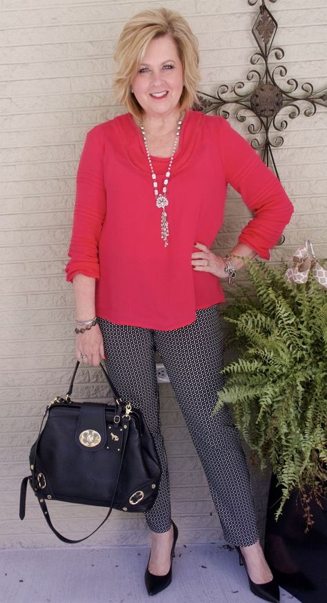 40s Fashion Women, 50 Is Not Old, Old A, Over 50 Womens Fashion, Women Over 50, Looks Chic, Womens Fashion For Work, Fashion Over 40, Fall Fashion Trends