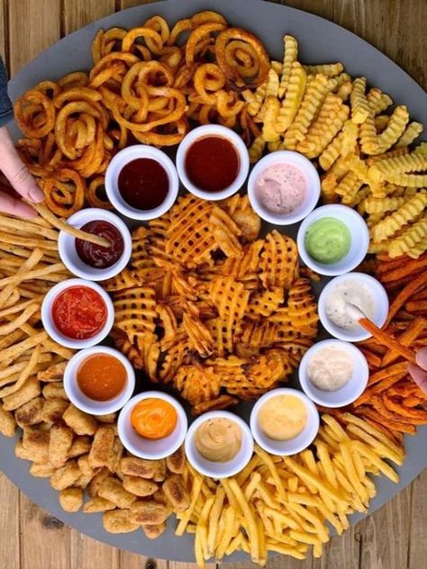 FRENCH FRY Sleepover Food, French Fry, Food Goals, Food Trends, Food Platters, Charcuterie Boards, Food Obsession, Types Of Food, Interesting Food Recipes