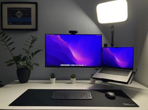 Work From Home Setup, Minimal Desk, Gaming Desk Setup, Home Setup, Computer Desk Setup, Home Studio Setup, Pc Gaming Setup, Pc Setups, Desktop Setup