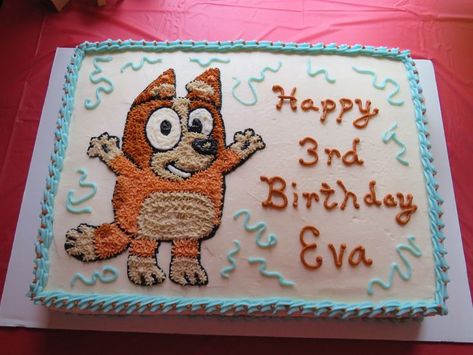 Bluey Birthday Cake Rectangle, Bingo Birthday Cake Bluey, Bingo From Bluey Cake, Bingo Cake Ideas Bluey, Bluey 3rd Birthday Cake, Bingo Cake Bluey, Bluey Sheet Cake, Bingo Birthday Party Theme, Bluey Bingo Cake