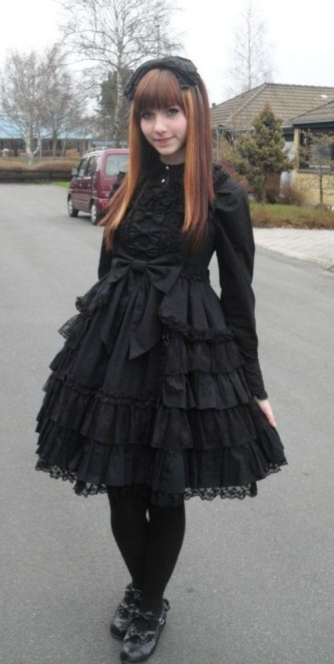 Cute Kawaii Outfits, Goth Outfit Ideas, Old Fashion Dresses, Mori Kei, Elegant Gothic, Japanese Street Fashion, Alt Fashion, Grunge Goth