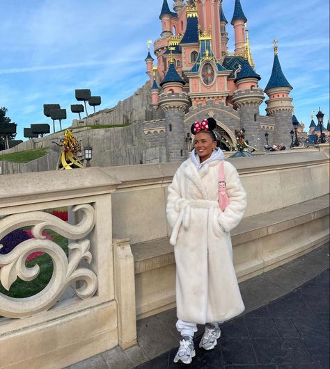 Disneyland Paris Outfit, November Moodboard, Disneyland Fits, Disney Outfit, Paris Outfits, Disneyland Paris, Disney Outfits, Best Day Ever, Disney World