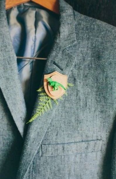 Dinosaur Wedding Theme, Jurassic Wedding, Grooms And Groomsmen, Dinosaur Wedding, Shotgun Wedding, Modern Groom, New Years Eve Weddings, Green Dinosaur, Boutonniere Wedding