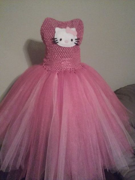 Punk Barbie, Hello Kitty Tutu, Hello Kitty Birthday Theme, Hello Kitty Wedding, Hello Kitty Theme, Kitty Theme, Party Dress Inspiration, Hello Kitty Birthday Party, Hello Kitty Dress