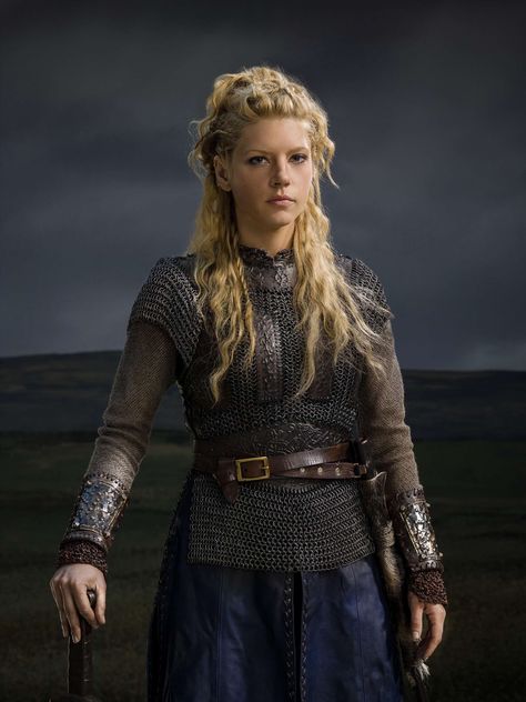 Vikings Outfit, Lagertha Costume, Lagertha Lothbrok, Katheryn Winnick Vikings, Lagertha Vikings, Vikings Halloween, Vikings Lagertha, Viking Cosplay, Costume Viking