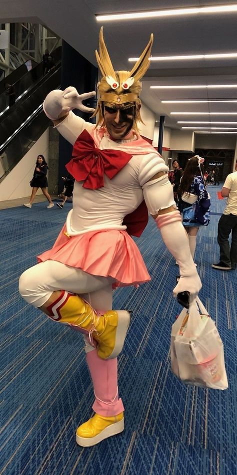 Mha Sailor Moon, Cringy Anime Cosplay, All Might X All Might, Subtle Anime Cosplay, Mha Cosplay Pictures, Fun Cosplay Ideas, Funny Anime Cosplay, Mha Cosplay Ideas, Cute Cosplay Outfits