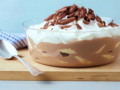 Milk Chocolate Banana Pudding Chocolate Cheesecake Trifle, Baileys Chocolate Cheesecake, South Recipes, Summertime Desserts, Chocolate Banana Pudding, Best Summer Desserts, Butter Sugar Cookies, Cheesecake Trifle, Chocolate Wafer Cookies