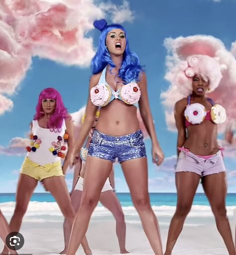 Katy Perry Halloween, Gogo Dancer Outfits, Katy Perry Costume, Katy Perry Outfits, Rave Fits, Costumes For Teens, Cali Girl, Halloween Costume Outfits, Orlando Bloom