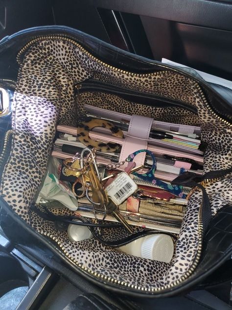 Inside My Bag, Purse Essentials, Handbag Essentials, Bag Aesthetic, Mia 3, What In My Bag, I'm With The Band, Jane Birkin, Pretty Bags